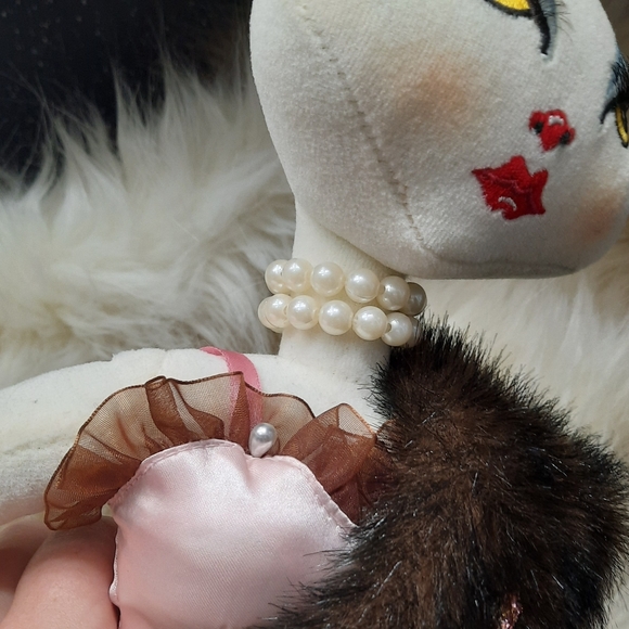 ~{GlamKats}~ Vintage early 2000's RARE GlamKats princess posable plush figure. - Picture 5 of 13